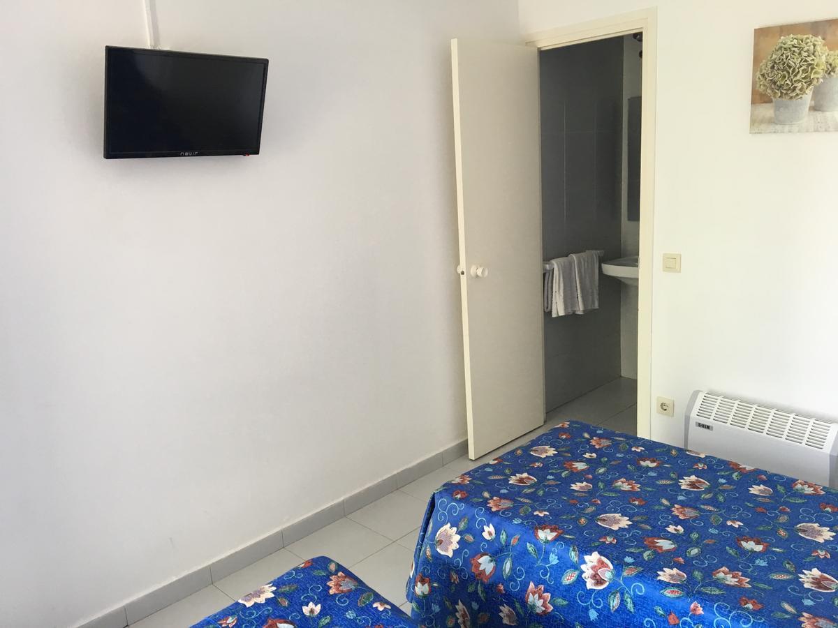 Hostal Univers Calella Exterior foto