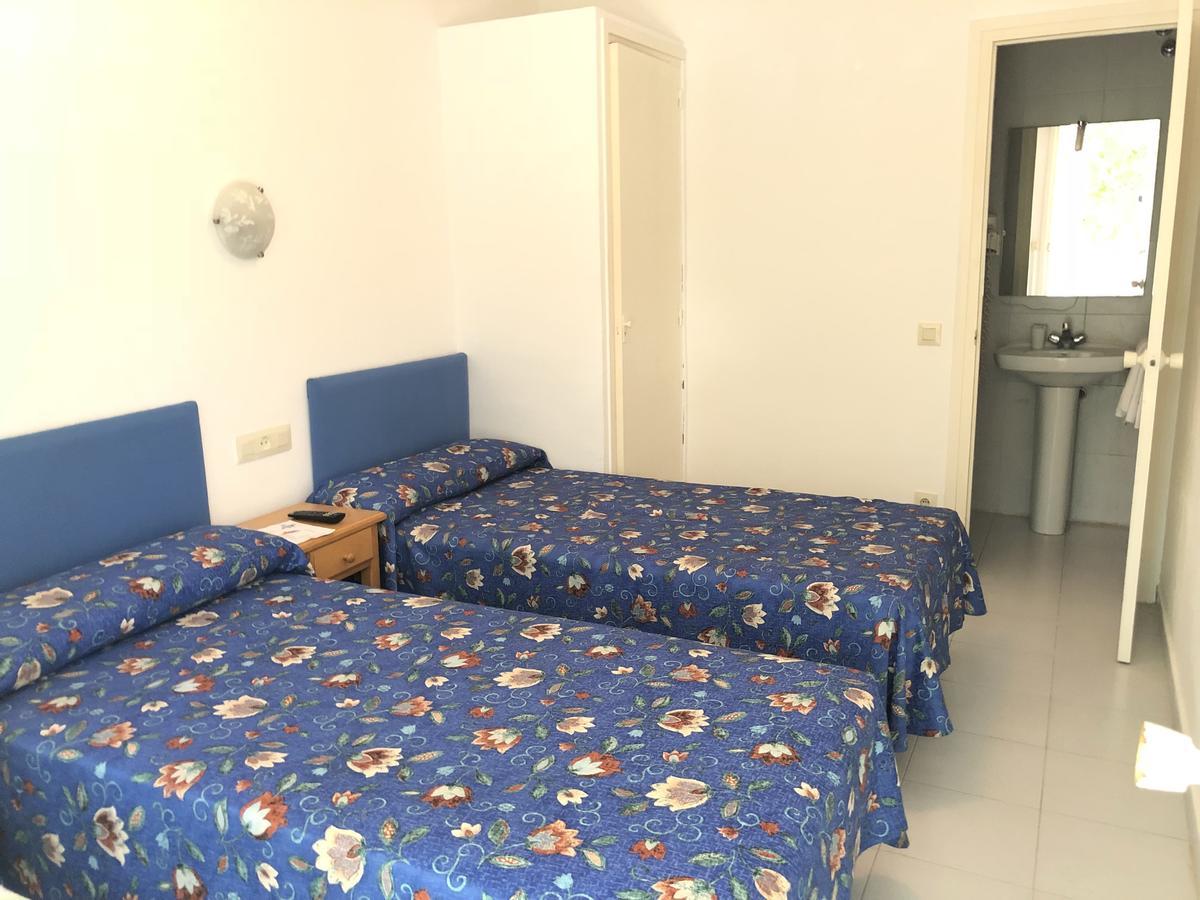 Hostal Univers Calella Exterior foto