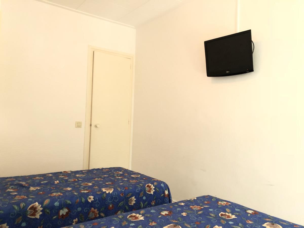 Hostal Univers Calella Exterior foto
