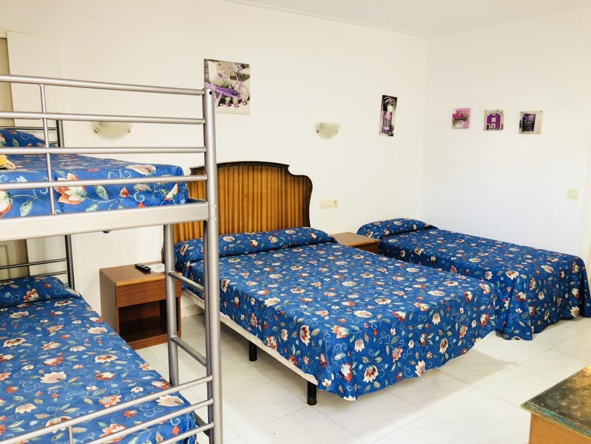 Hostal Univers Calella Exterior foto