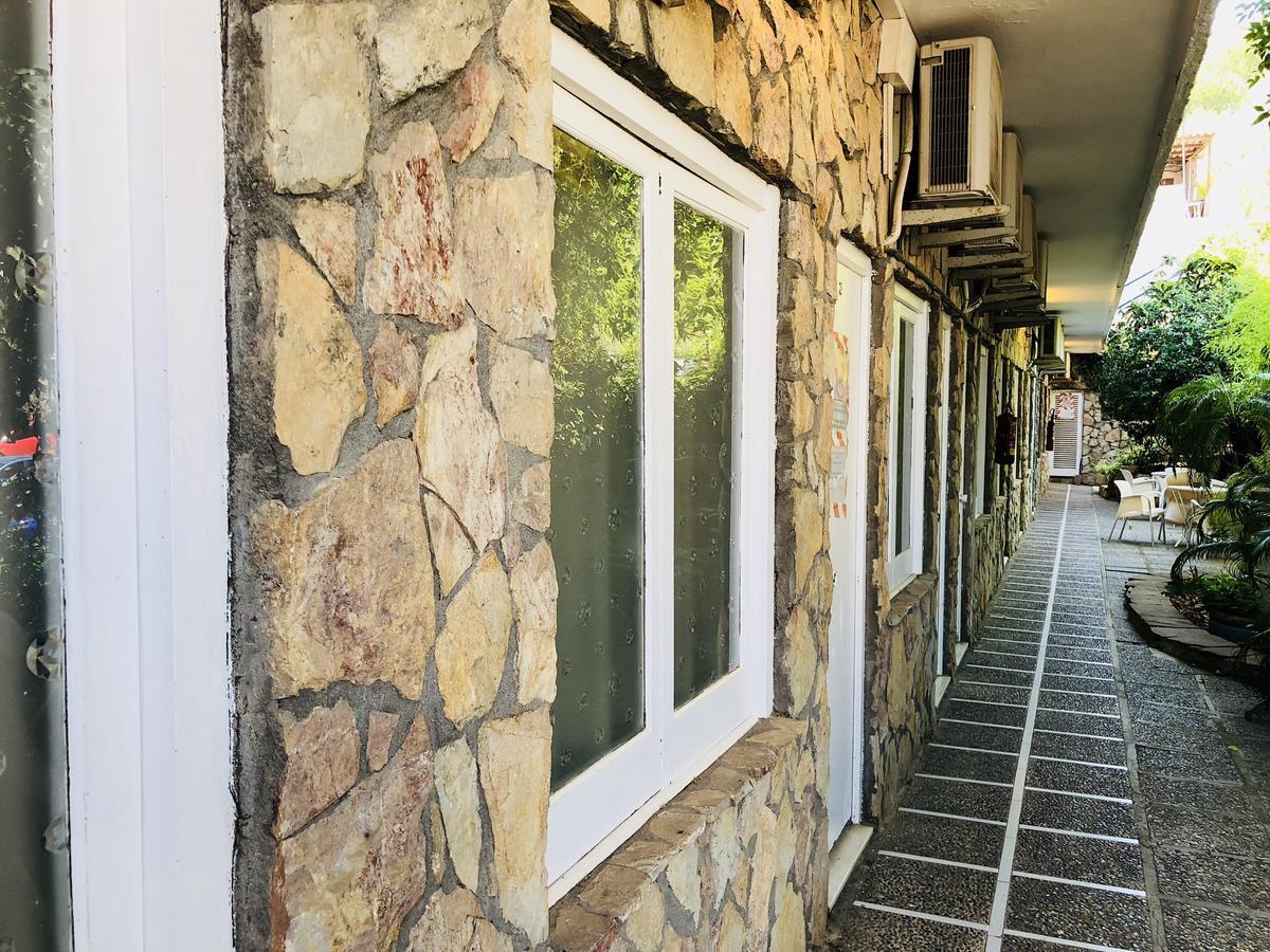 Hostal Univers Calella Exterior foto